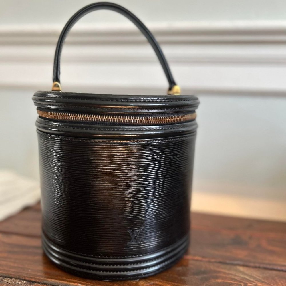 LOUIS VUITTON BLACK EPI CANNES